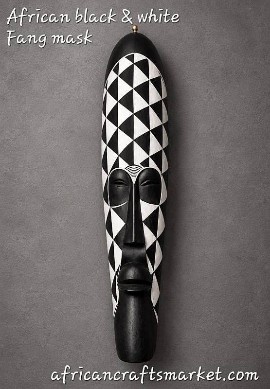 Female-style Fang mask with black and cream geometric pattern