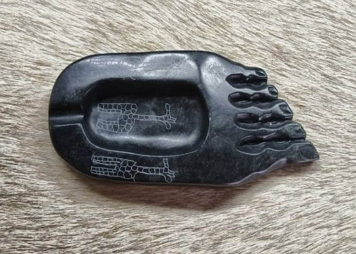 soasptone ashtray from Africa Soapstone foot ashtray
